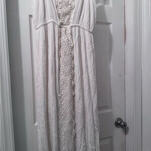 Elegant White Lace Maxi Dress